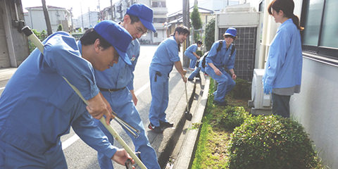 Cleaning activities around Neyagawa Plant and Tondabayashi Plant